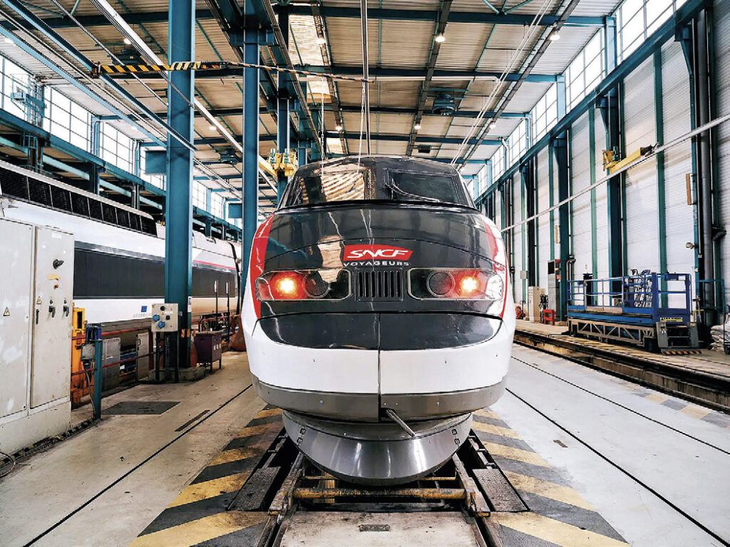TGV Inoui remis à niveau au Landy dans le cadre du programme 02D.