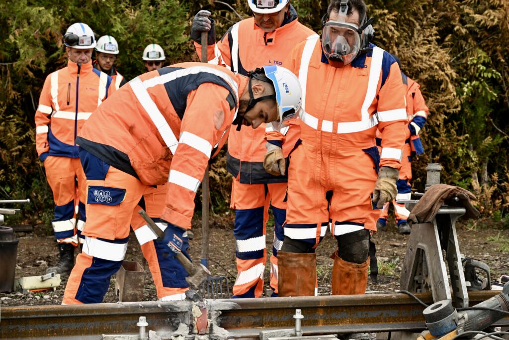 Réouverture de la ligne Nancy-Contrexéville : nouvelle étape avec la pose des rails